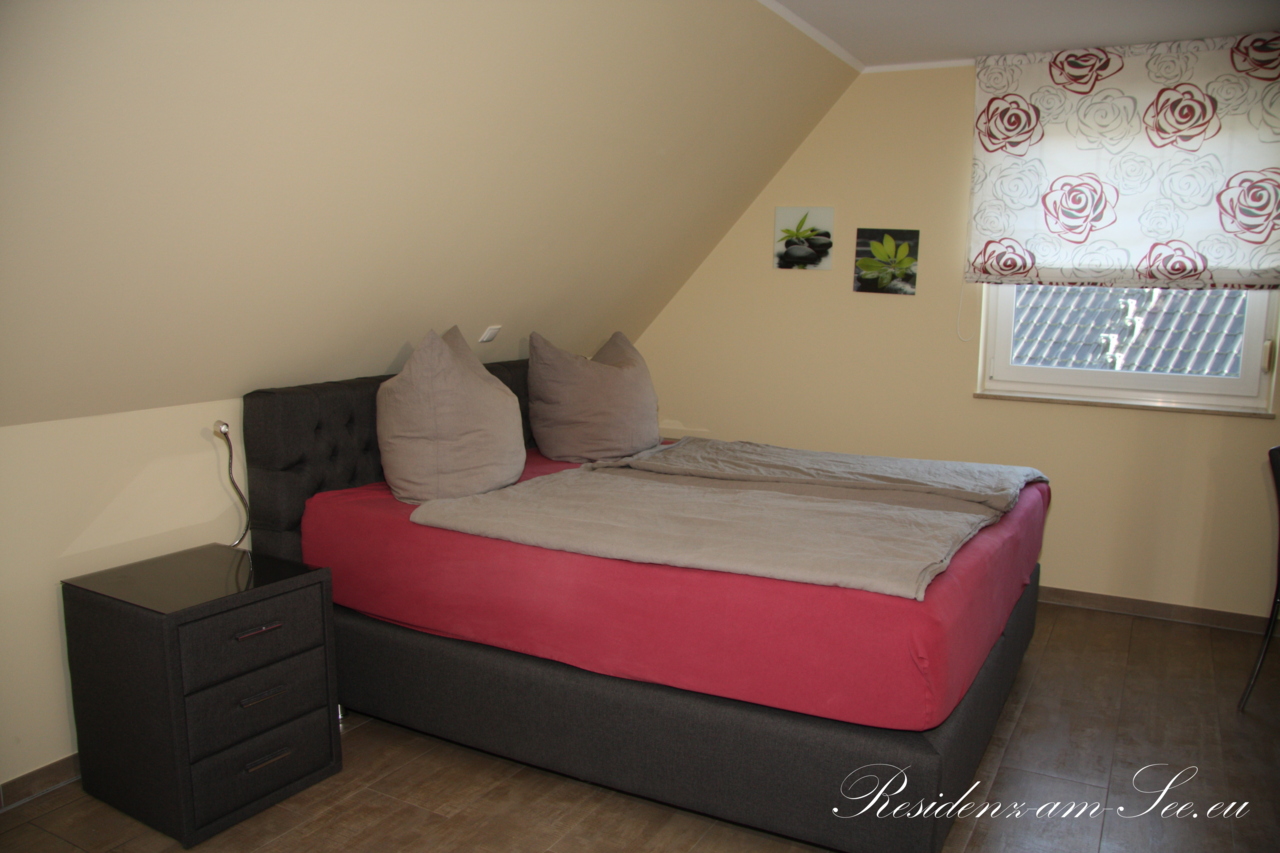 Eines von 3 Schlafzimmern mit Boxspringbetten Eines von 3 Schlafzimmern mit Boxspringbetten